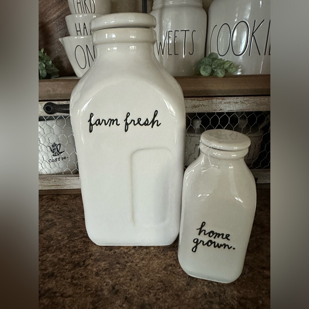 Rae Dunn Milk bottle set